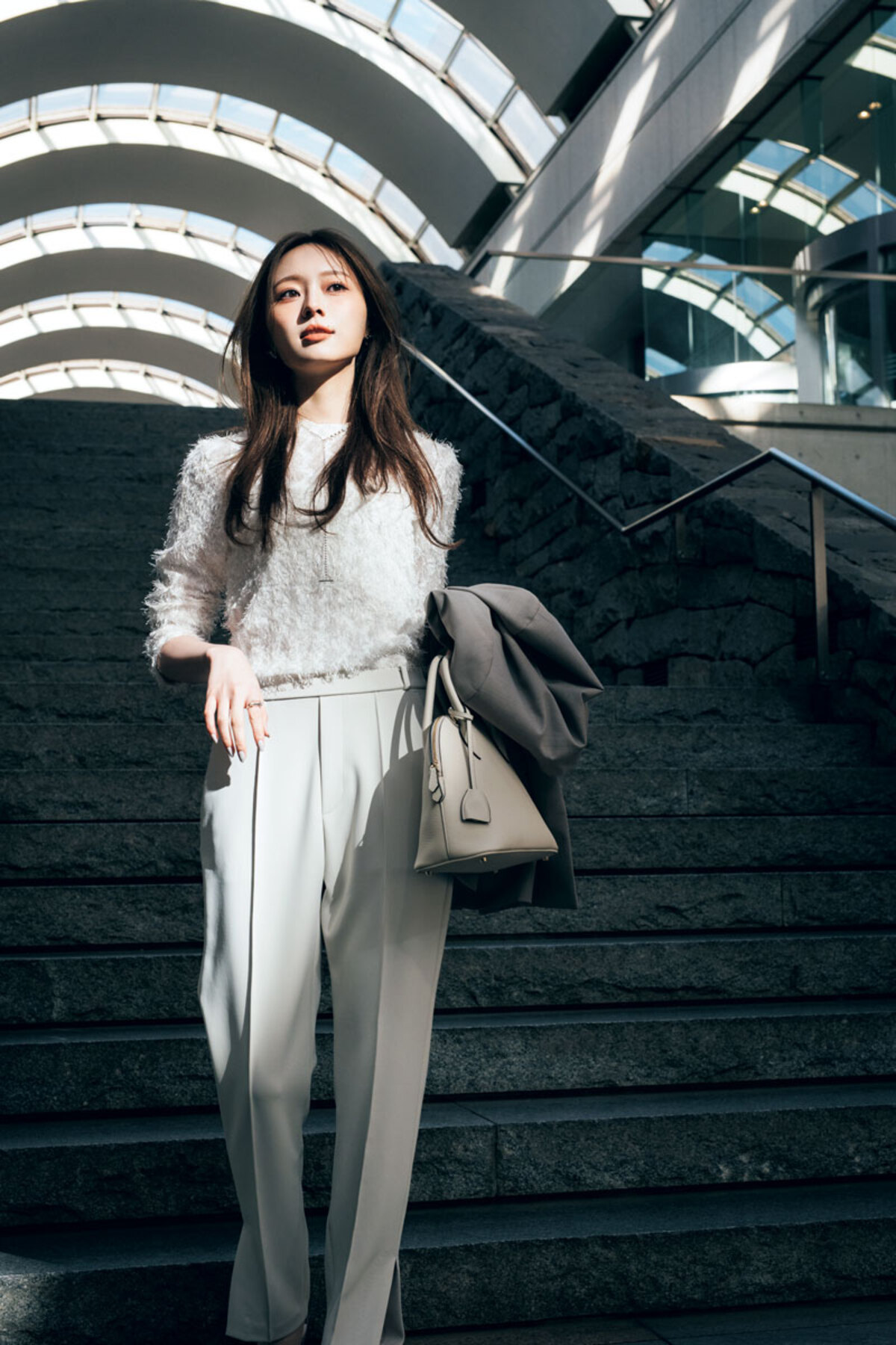 堀田茜が表紙を飾る『CLASSY.』3月号発売の画像