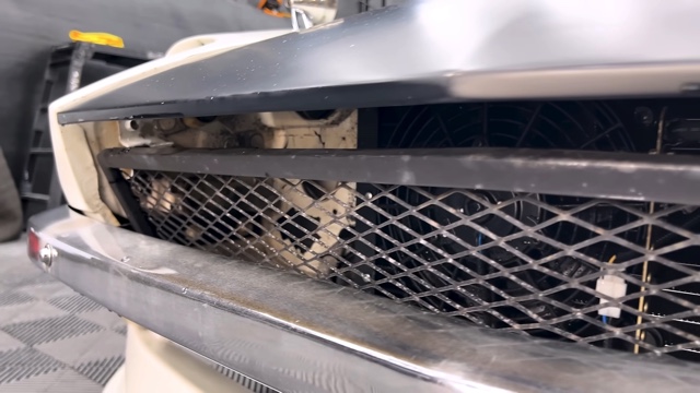 洗車後の日産「フェアレディZ」