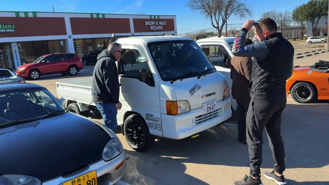 スティーブが紹介した軽自動車ミーティングの様子