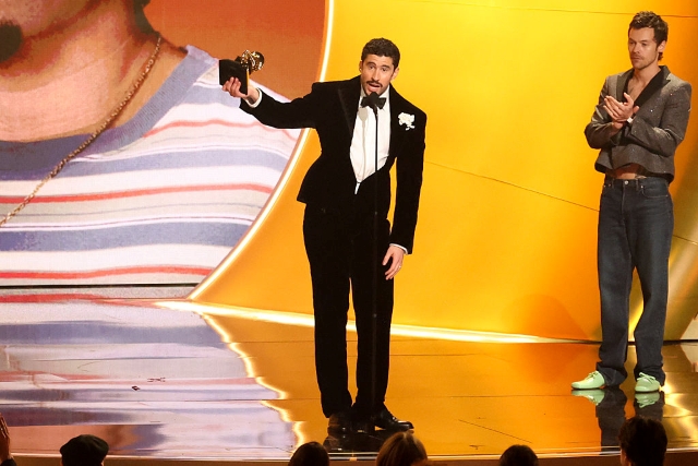 『第68回グラミー賞授賞式』より バッド・バニー