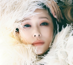 加藤ミリヤ『Velvet Grace』初回仕様限定盤ジャケット