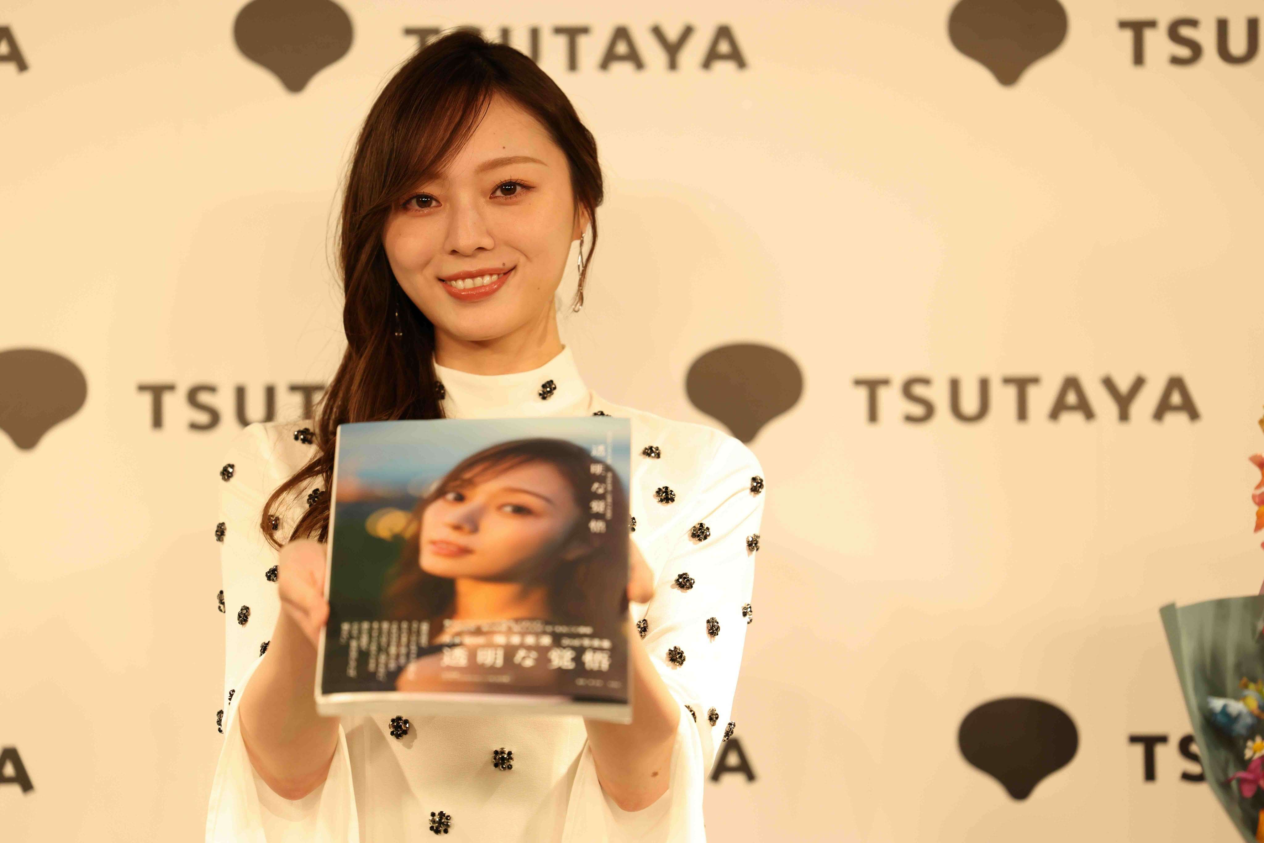 乃木坂46梅澤美波 2nd写真集 記者会見レポの画像