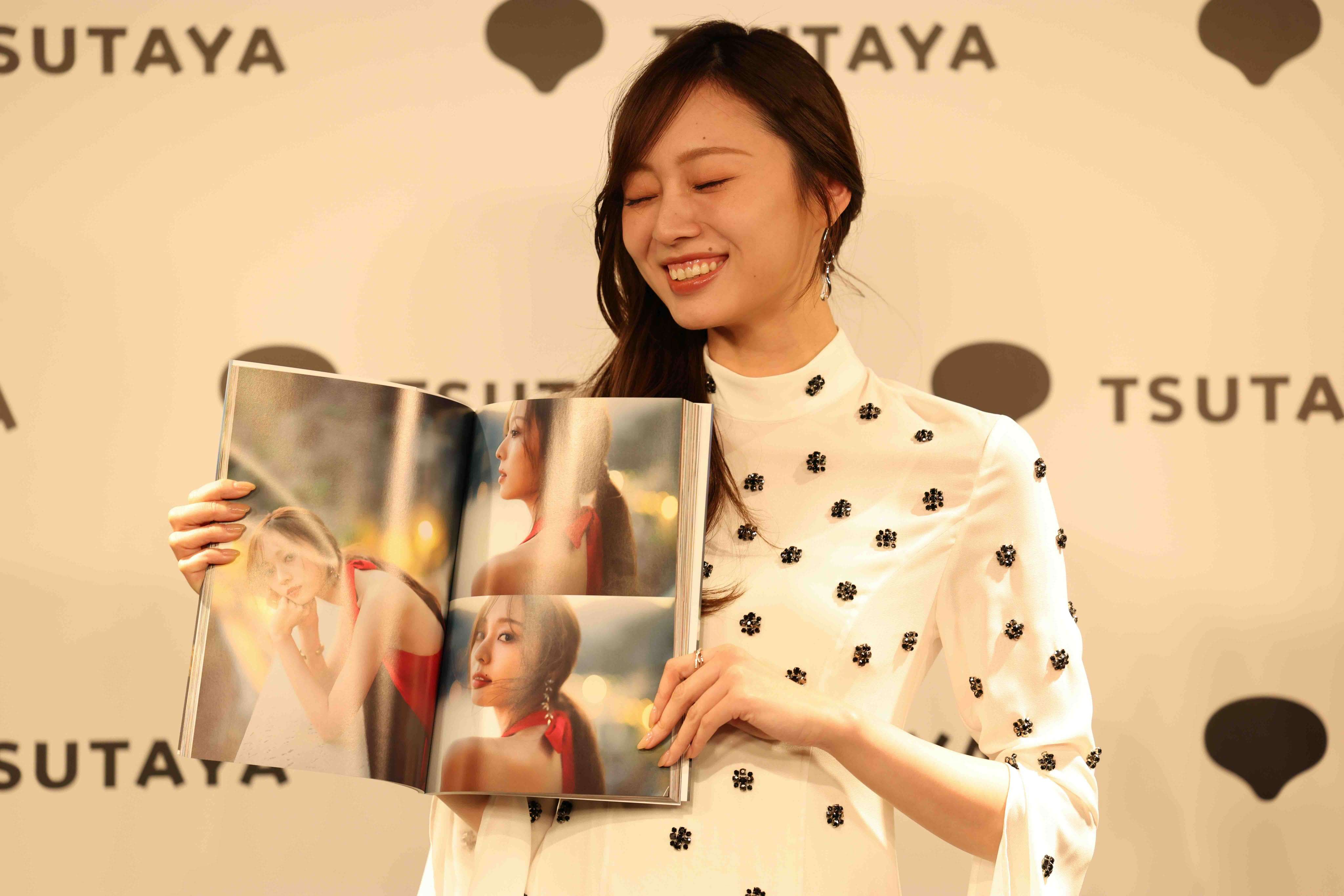 乃木坂46梅澤美波 2nd写真集 記者会見レポの画像