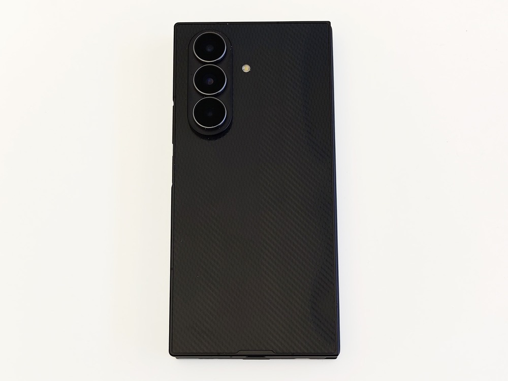 広角カメラは2億画素、超高解像度だ