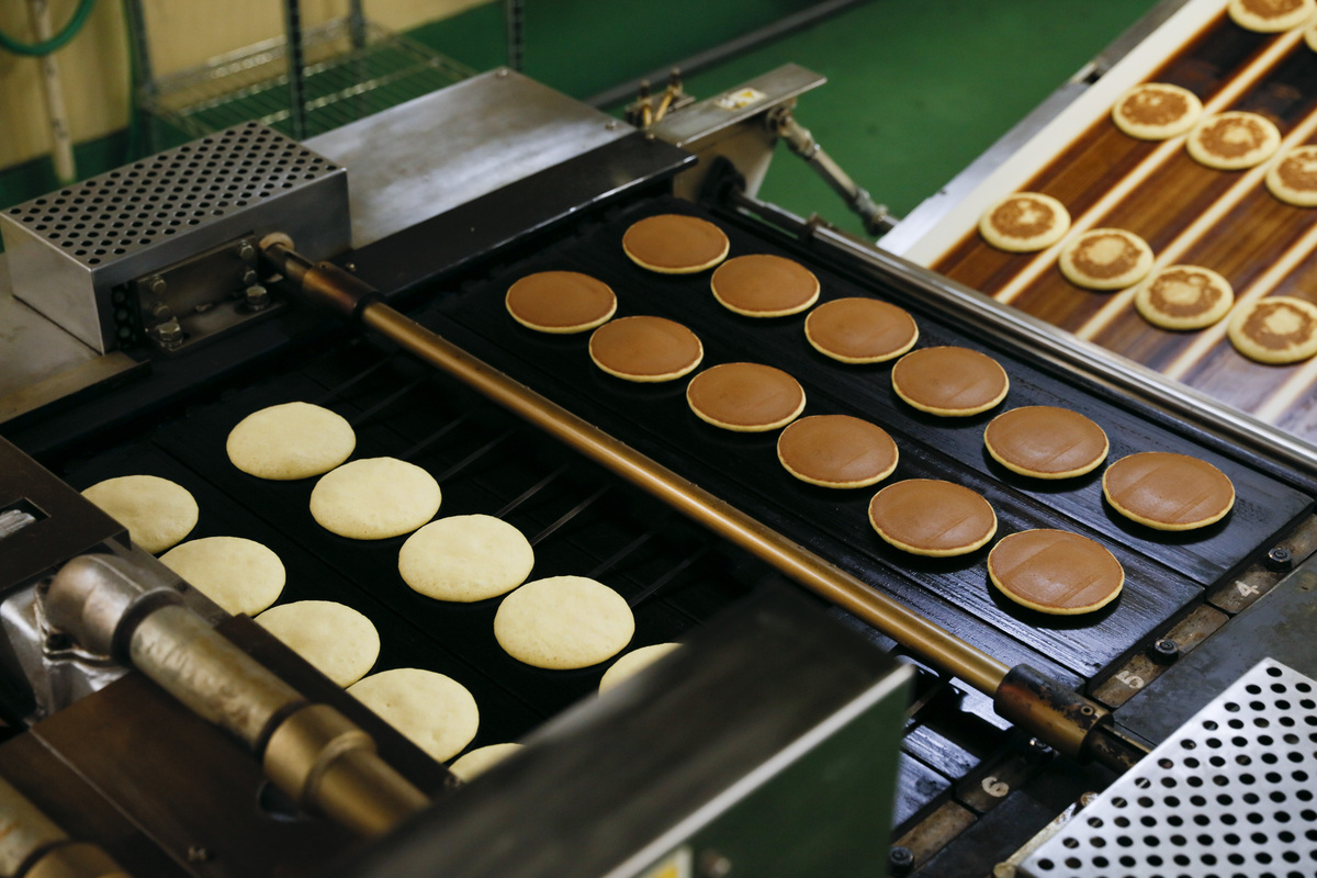 映画ドラえもん限定デザインのどら焼き発売の画像