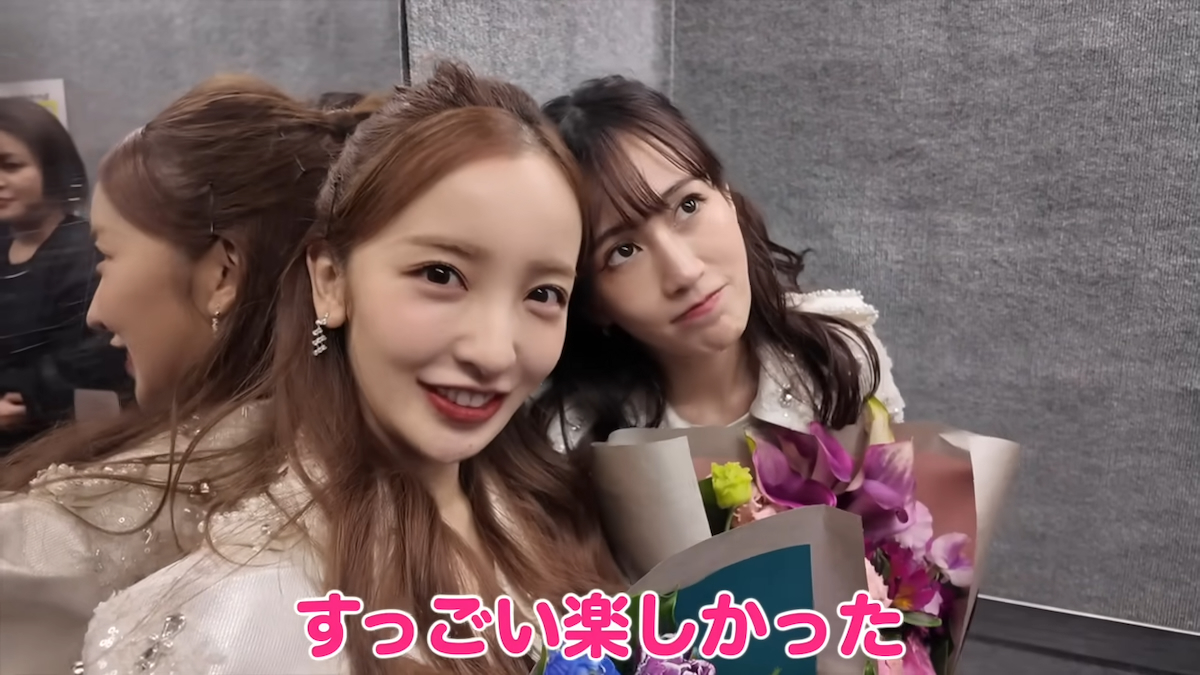 板野友美、前田敦子とのライブの裏側公開