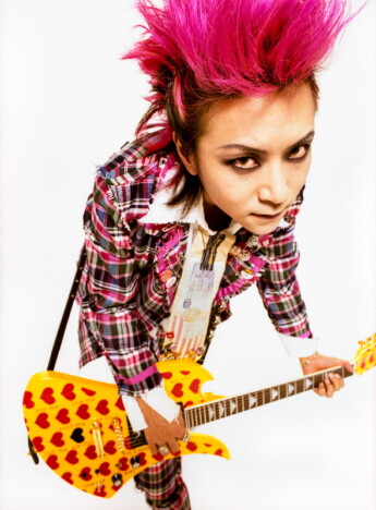 hide、生誕60周年記念BOX封入のオリジナルアルバム3作を24Kゴールドディスクで数量限定リリース