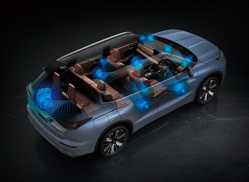 「アウトランダーPHEV」内のスピーカー位置