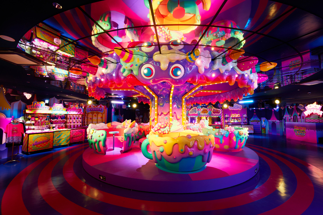 『KAWAII MONSTER LAND - HARAJUKU -』スイーツ型モニュメント