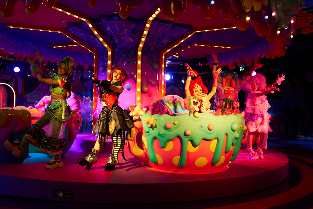 『KAWAII MONSTER LAND - HARAJUKU -』スイーツ型モニュメント