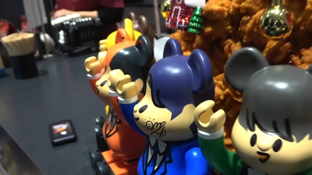 りょうがアウトレットで爆買いする様子