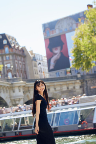 川﨑桜、初写真集はフランス2都市ロケ　ニースで水着撮影にも挑戦