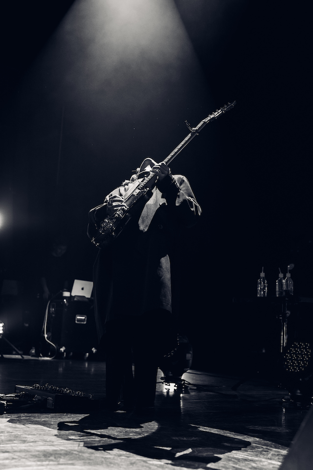 LET ME KNOW ライブ写真