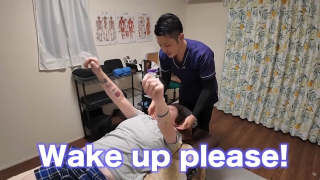 日本の整体に衝撃を受ける外国人YouTuber