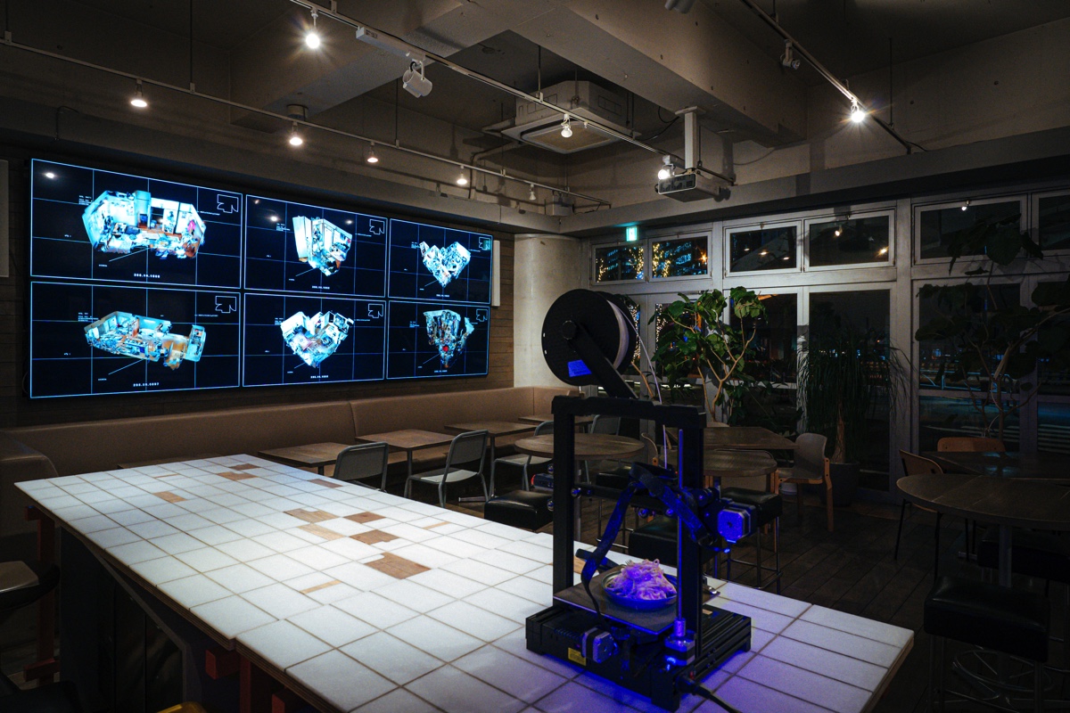 『REAL [UN]REAL ESTATE』