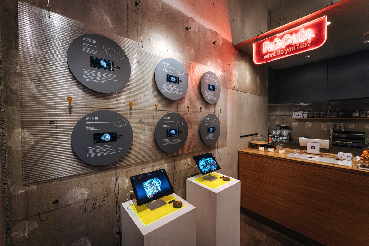 『REAL [UN]REAL ESTATE』