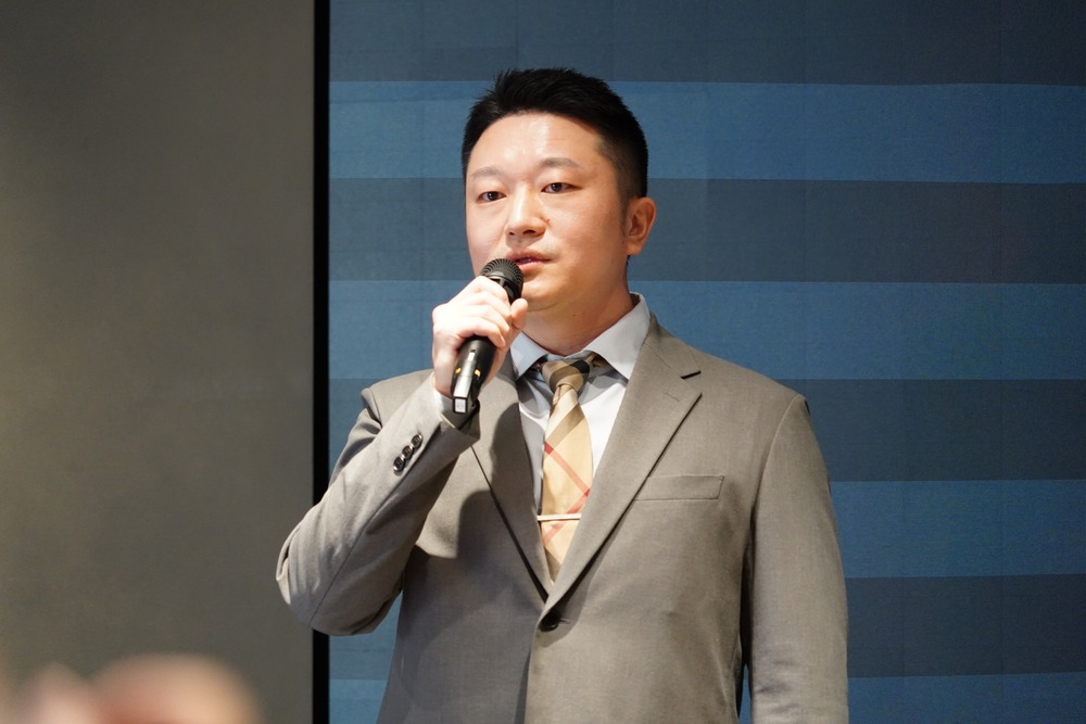 TCL JAPAN ELECTRONICS Senior Marketing Manager 白天石氏