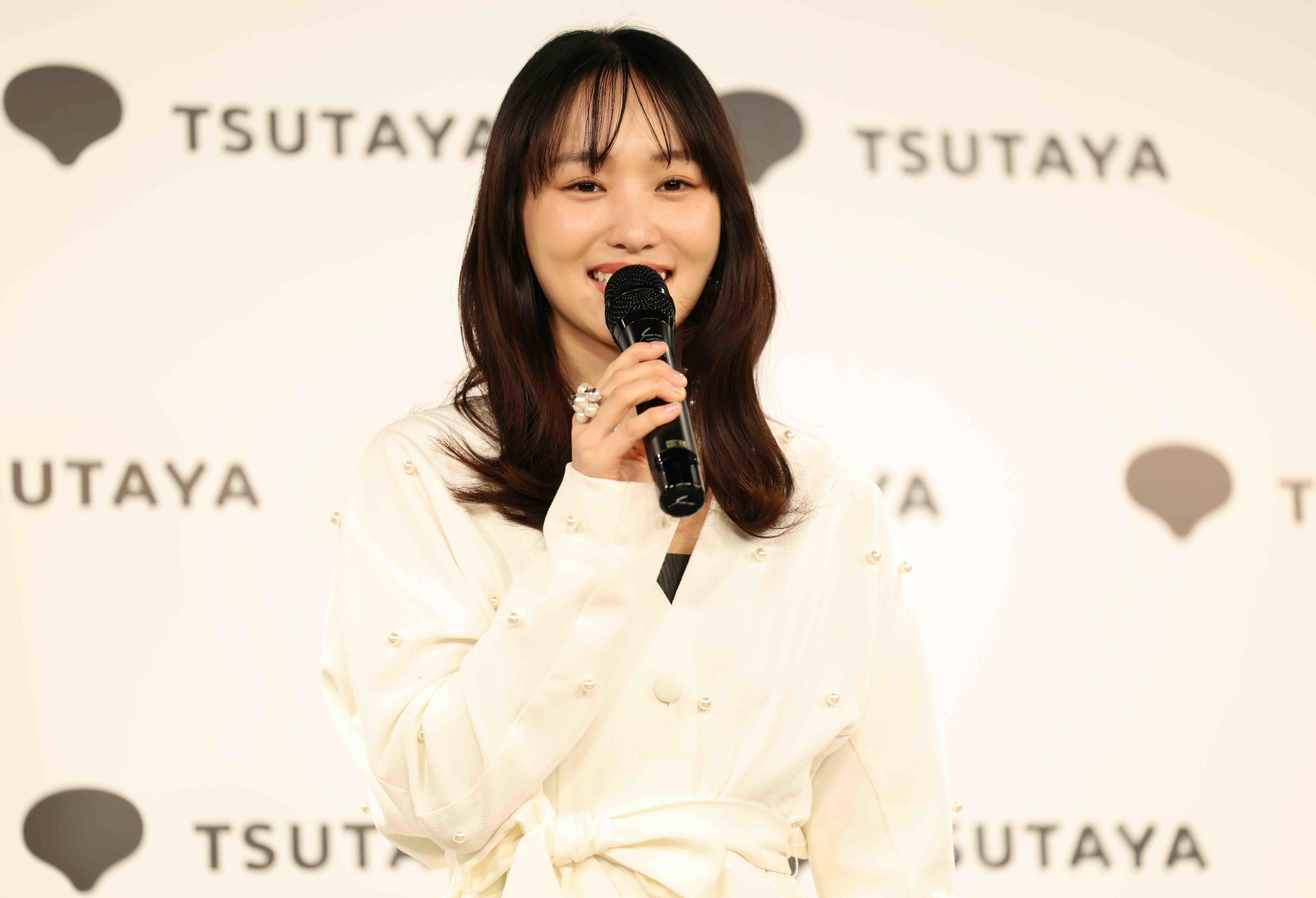 菅井友香 写真集『たびすがい』会見レポの画像