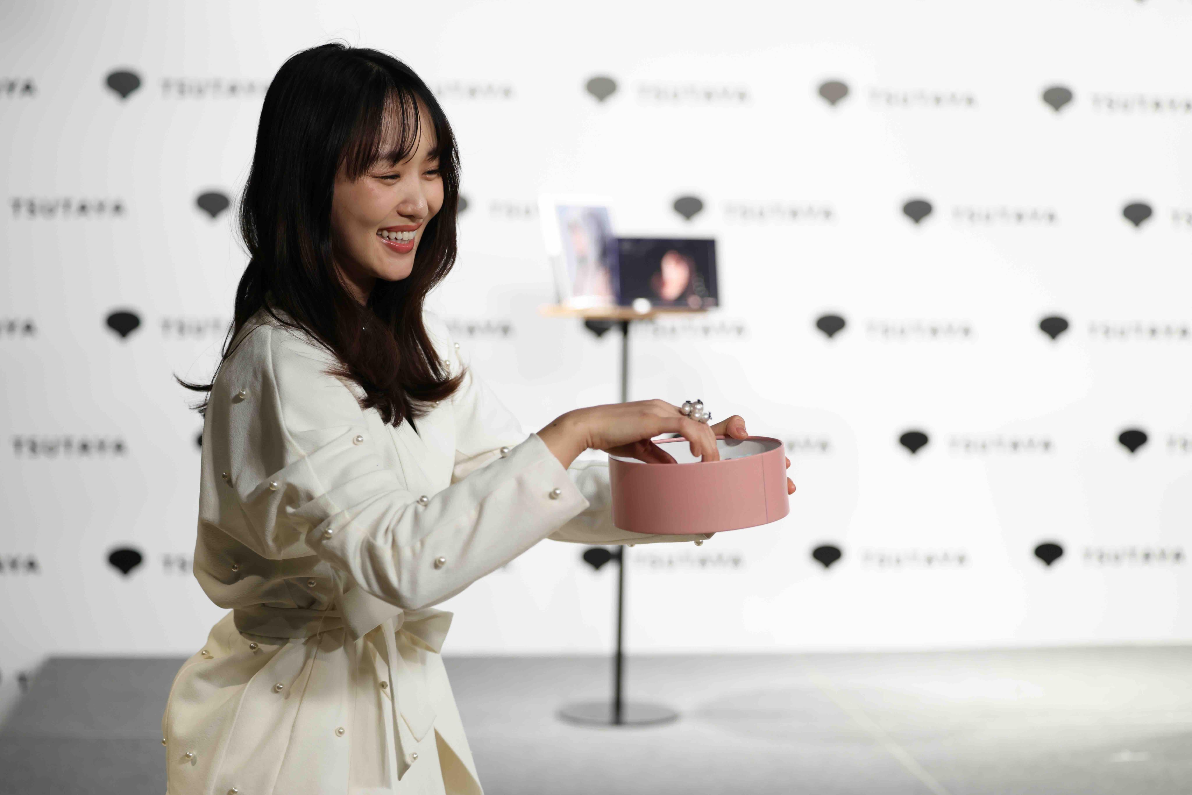 菅井友香 写真集『たびすがい』会見レポの画像