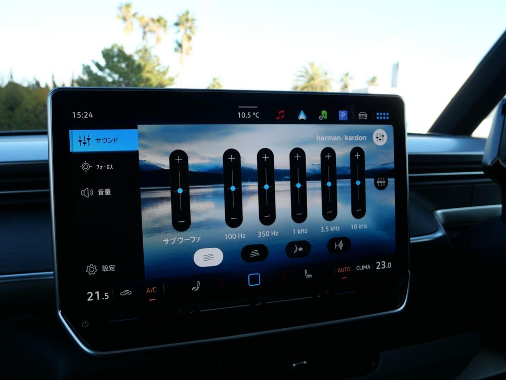野村ケンジが最新自動車と音響をチェックの画像