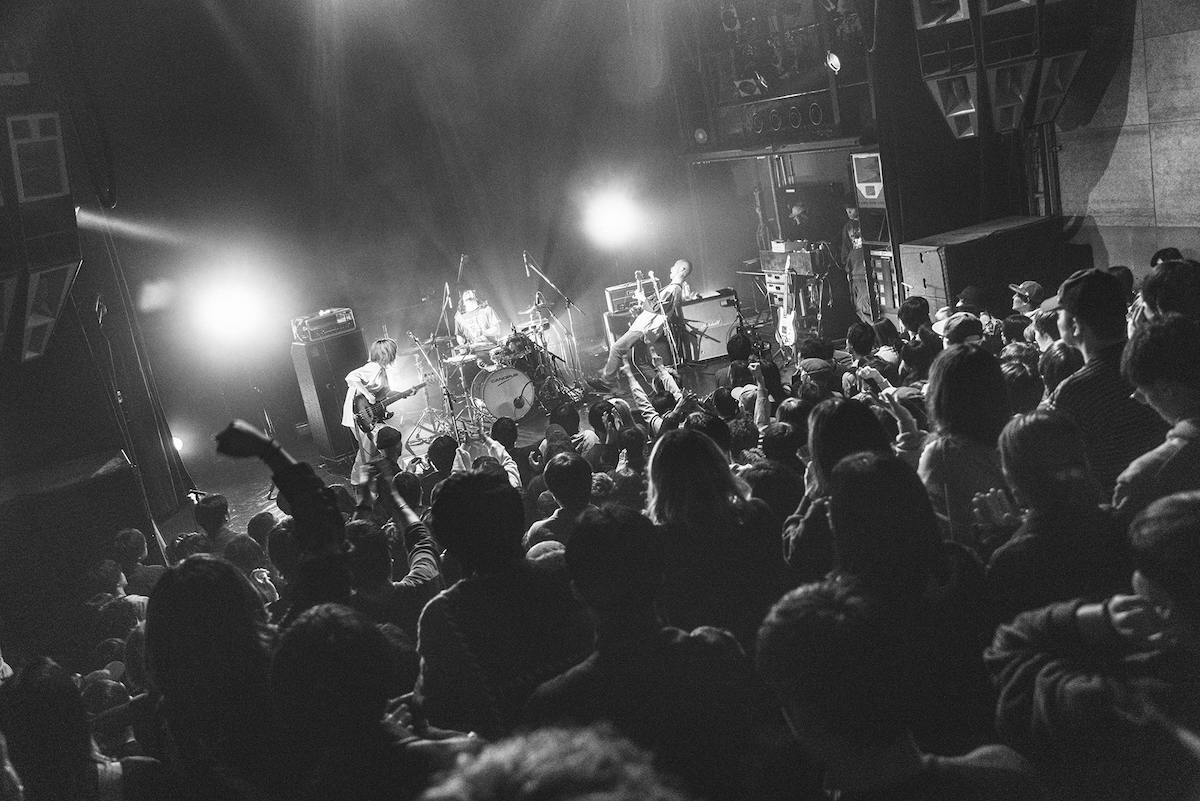 Nikoん、初のライブアルバムリリース