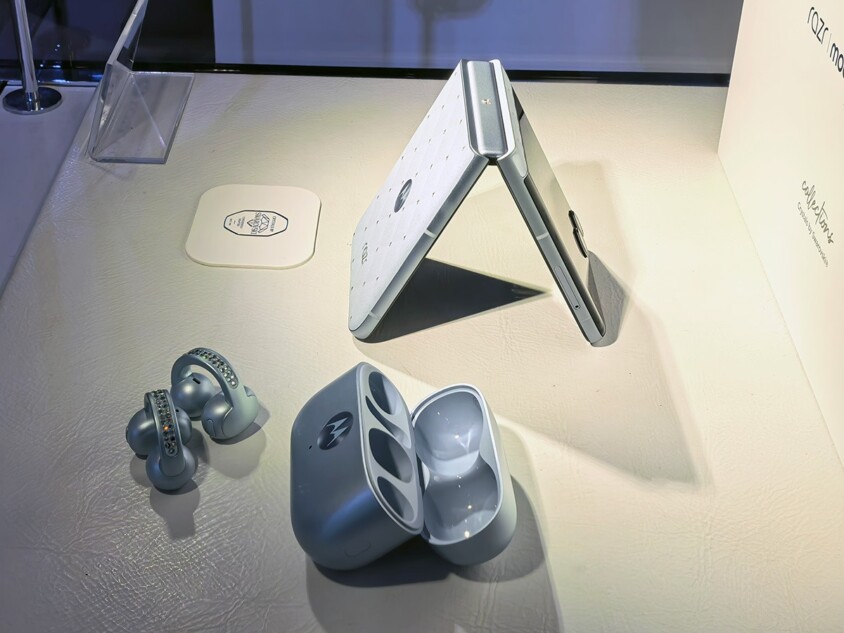 ブルー系のIce Meltカラーでまとめた