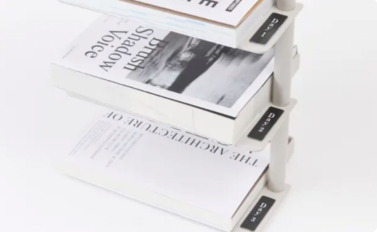 SNSで話題「積読ホルダー」累計10,000個突破の画像