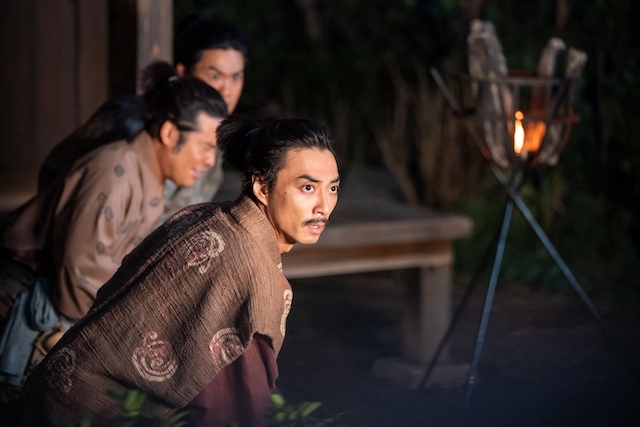 『豊臣兄弟！』仲野太賀×白石聖の抱擁に涙の画像