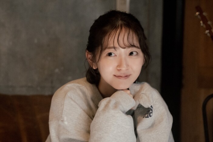 鈴木愛理、『冬のなんかさ、春のなんかね』第6話に出演 本人の歌唱シーンも