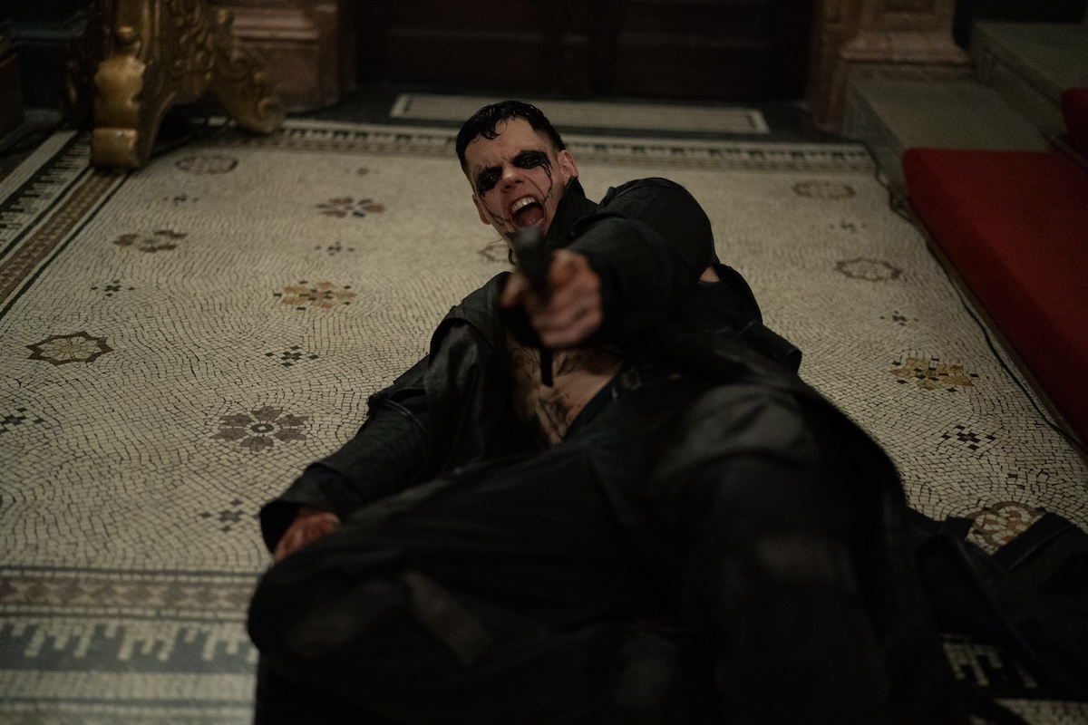 『ザ・クロウ』を赤ペン瀧川、鉄拳ら絶賛