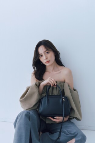 中村麻美プロデュース「ánuans」初のブランドムック発売 高級感レザー調バッグが付録に