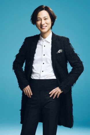 山内惠介、ニューシングルより表題曲「この世は祭り」MV公開　LINE公式アカウント開設も