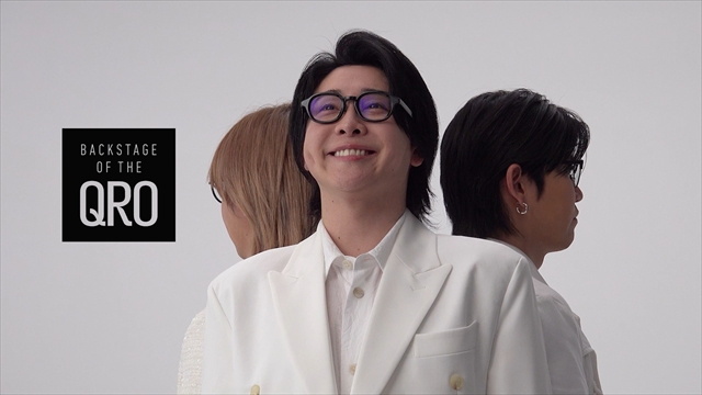 Mrs. GREEN APPLE出演 新TVCM『眼鏡市場「QRO」DEBUT 篇』メイキングより