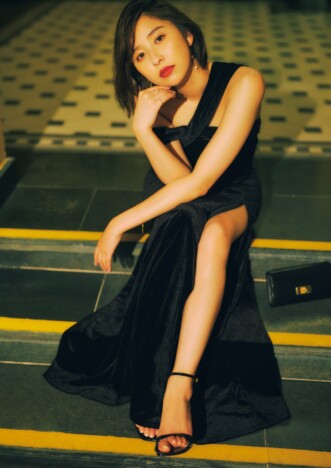 ももクロ・玉井詩織、写真集『たまゆら』『しおどき』デジタル版が登場 未収録のカットや朗読音声も収録