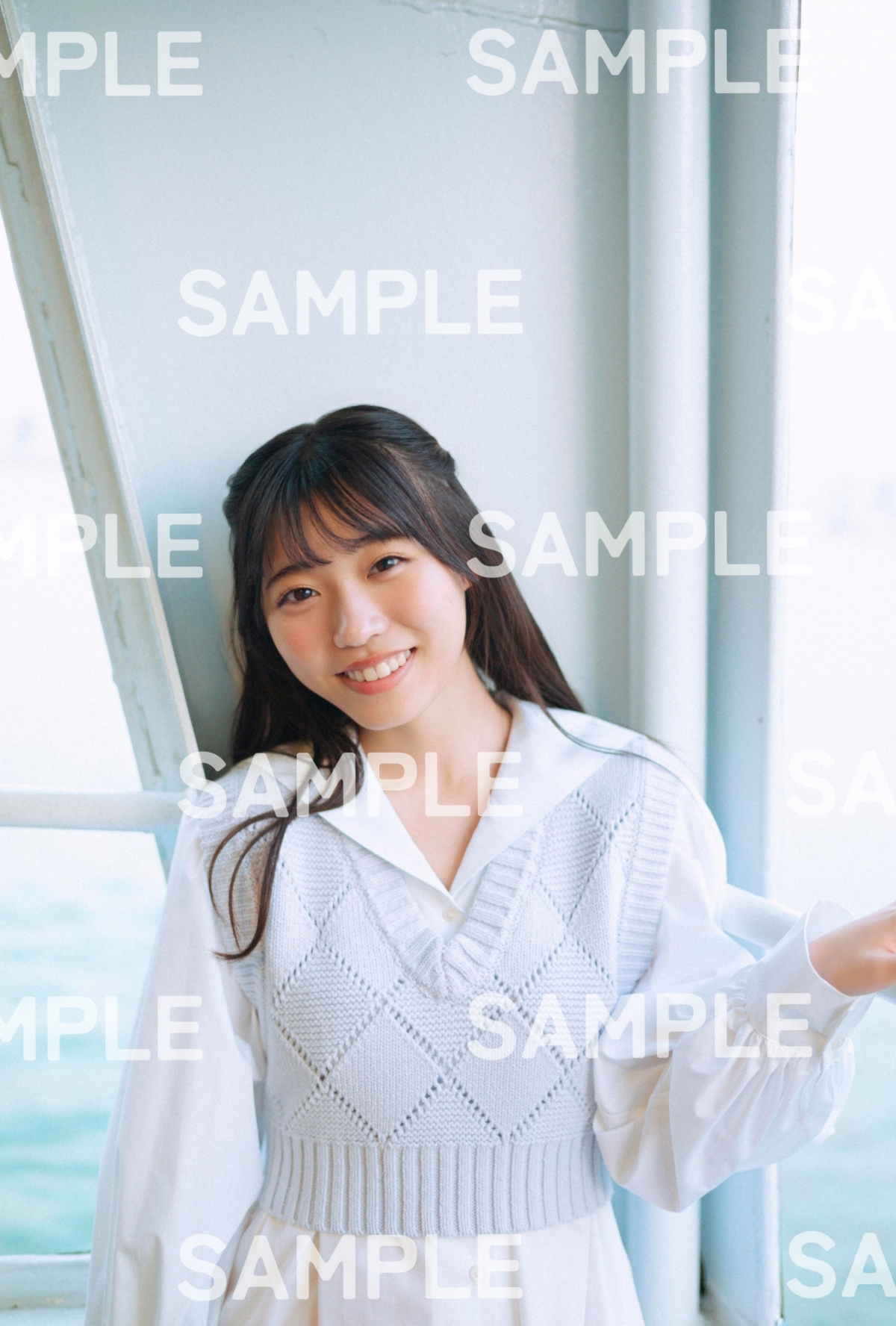 金澤亜美1st写真集『プロローグ』重版決定の画像