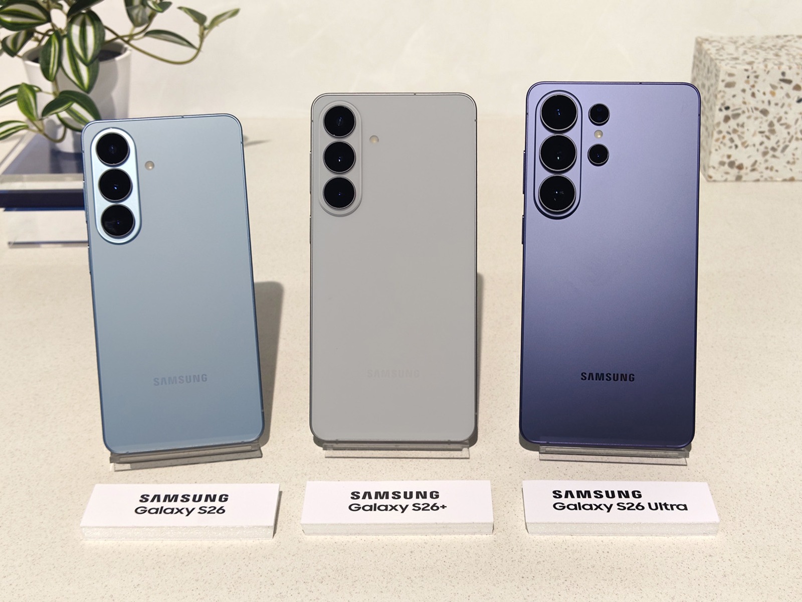 「Galaxy S26」シリーズ　背面