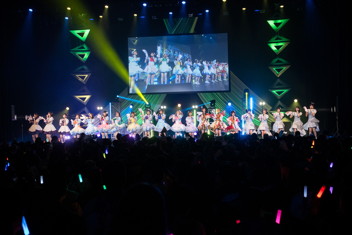 『温泉むすめ 5th LIVE Five 温☆Sparkle!!!!!!!!!』（撮影＝星野耕作、谷口稔）