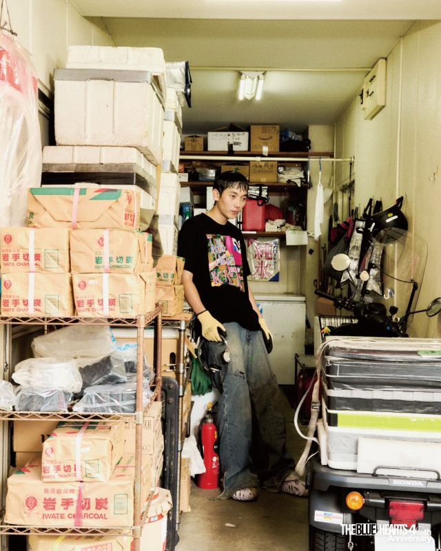 THE BLUE HEARTS『公式ジャケットデザインＴシャツ』着用画像『HIGH KICKS』