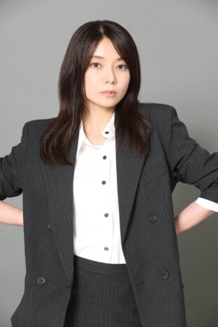 森カンナ“50人の恋人がいる女刑事”役で連ドラ単独初主演　『多すぎる恋と殺人』4月期放送