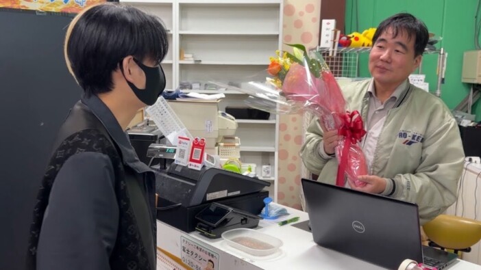 ヒカル、馴染みのトレカショップ『遊楽舎』閉店に嘆き　憎まれ口を叩く仲の良さに視聴者「泣くわ」