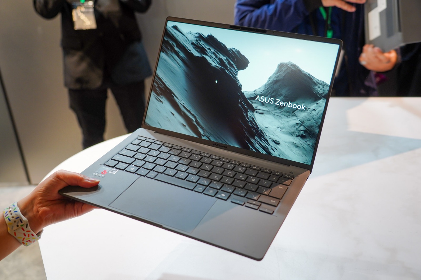 Zenbook SORA 14（UX3407NA）