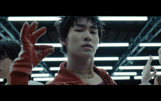 「Bassline」MVより