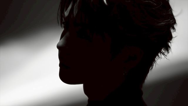 「hate you? love you?」MVより