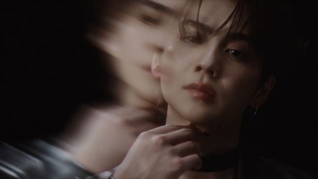 「hate you? love you?」MVより