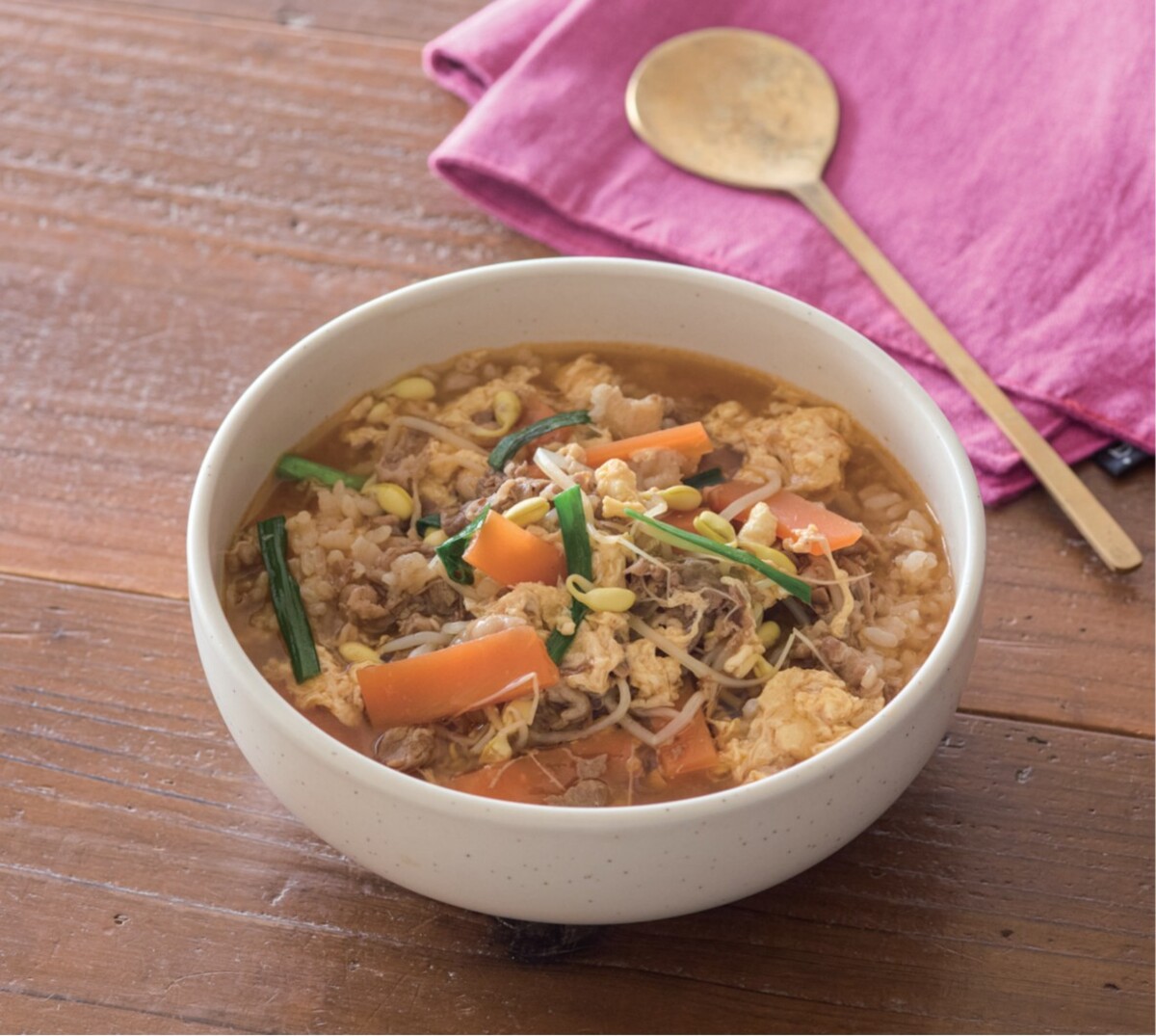 お得な特典付き『すき家 FAN BOOK』発売の画像