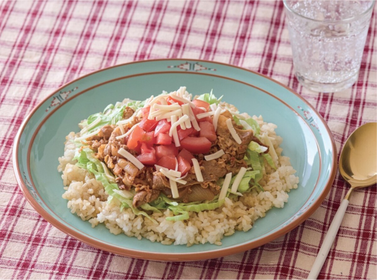 お得な特典付き『すき家 FAN BOOK』発売の画像