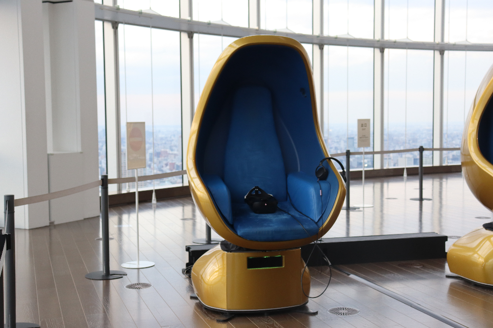 夜の時間帯は、夜景とVR映像の両方を楽しめます