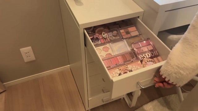 梶原叶渚の自室