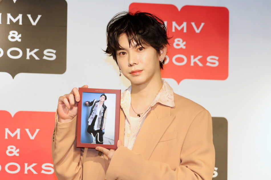 YUの理想は山崎賢人？ 30代初のカレンダー発売で肉体改造＆アクション