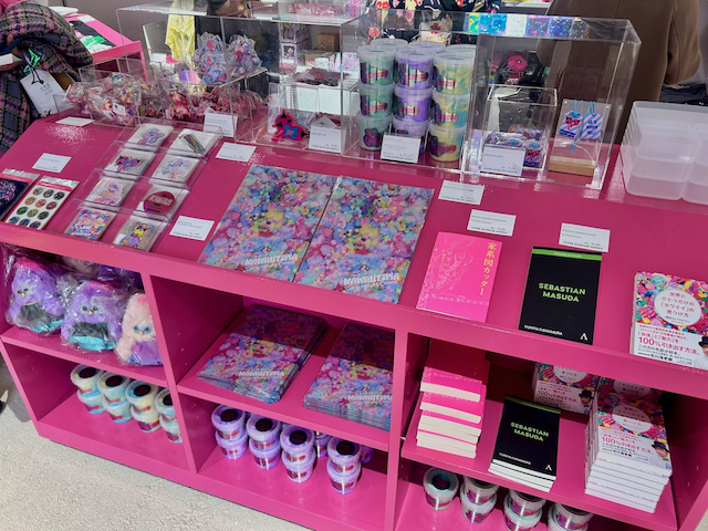 展覧会『KAWAIITOPIA』開幕の画像